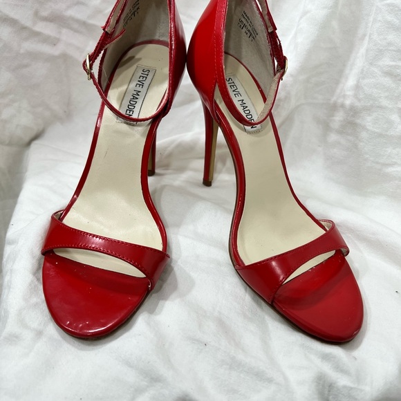 STEVE MADDEN HEEL WITH ANKLE STRIPS BEAUTIFUL RED SHOE. SEXY AND STUNNIN⦠- Picture 4 of 15